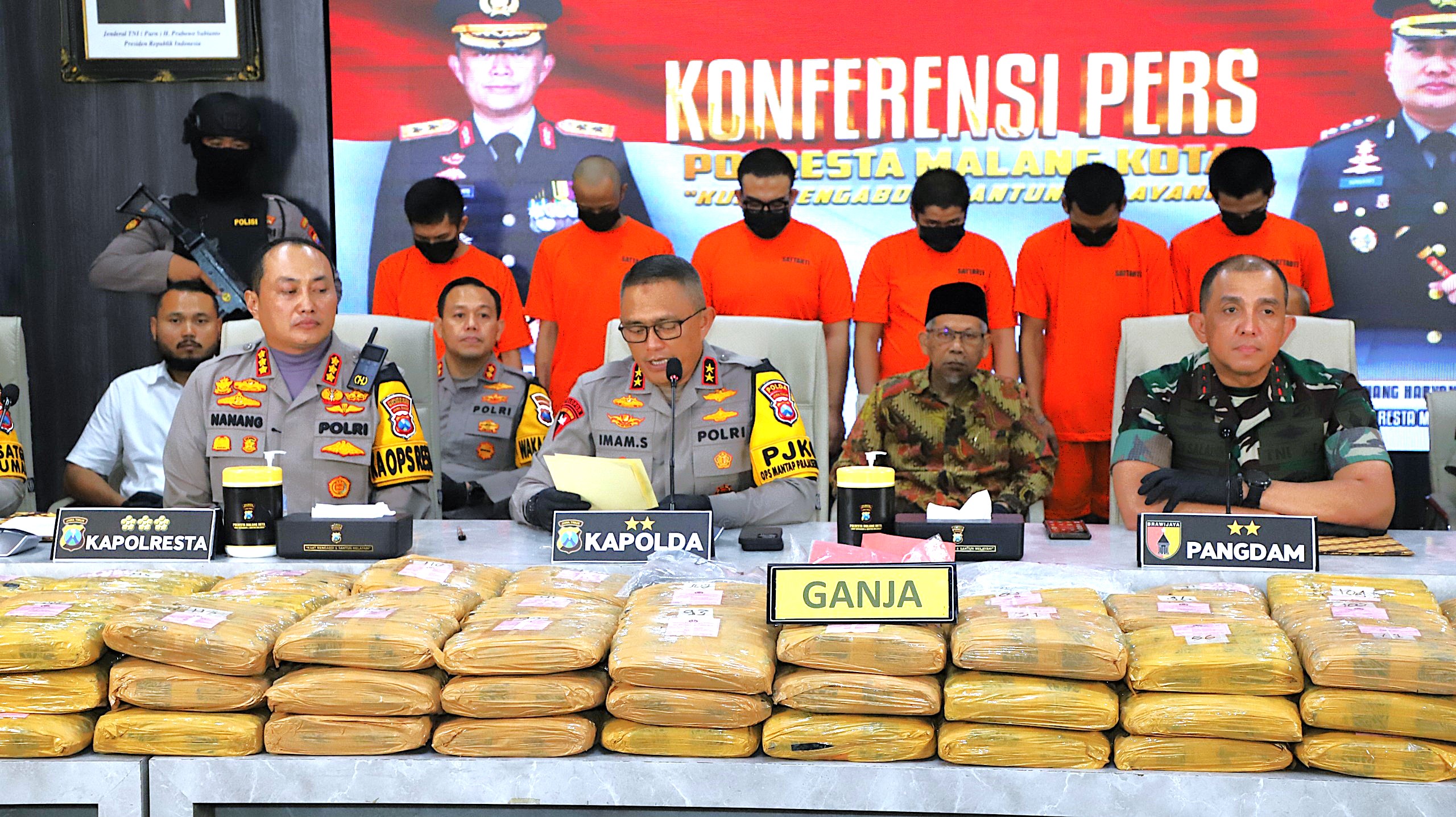 Polresta Malang Kota Kota Berhasil Gagalkan Pengiriman Ratusan Kilogram Ganja Jaringan Antar Provinsi