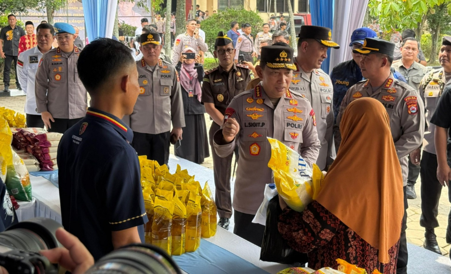 Kapolri Tinjau GPM Polda Banten, Telah Distribusikan 27 Ton Beras SPHP ke Masyarakat