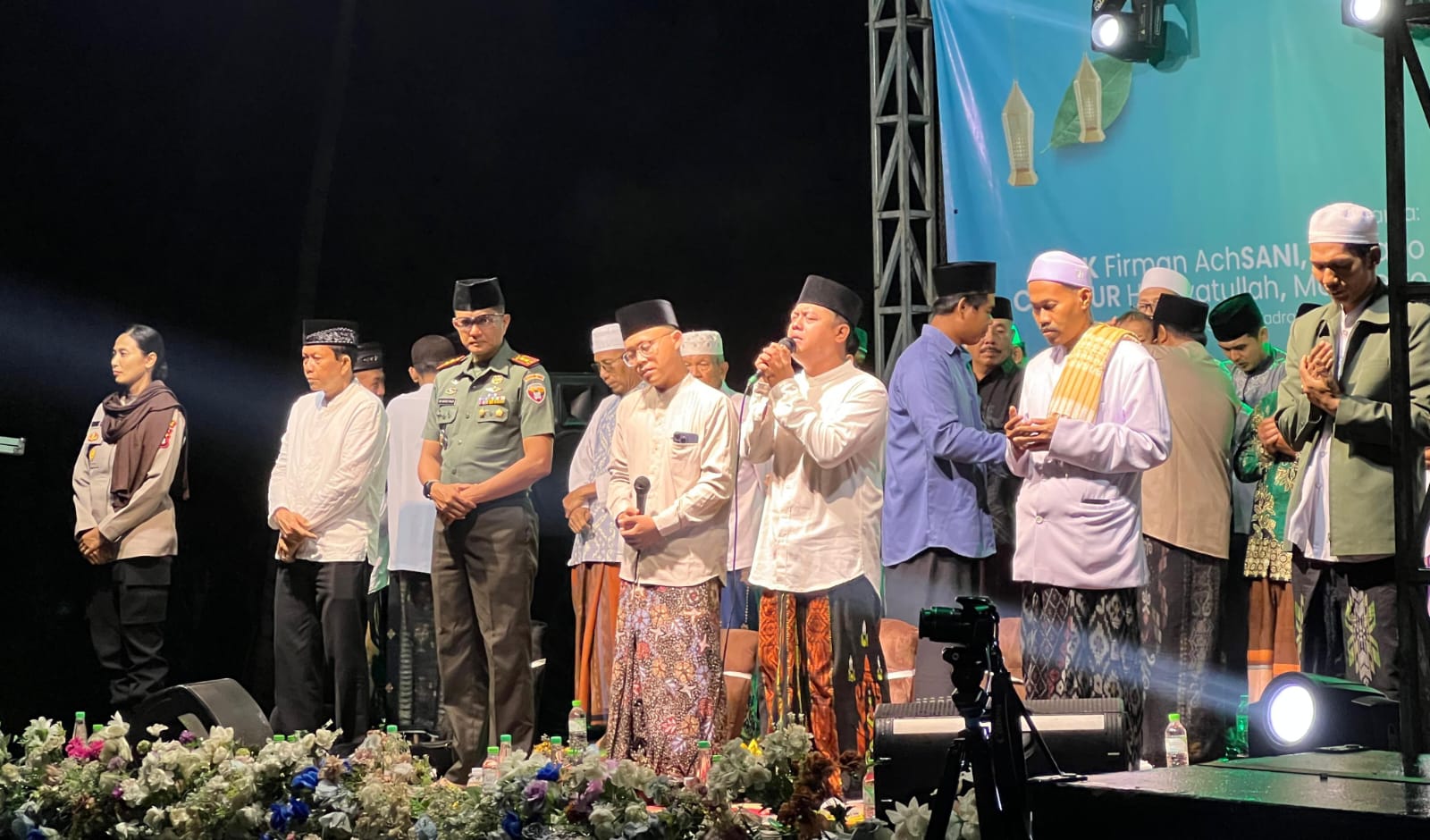 Polisi Beri Layanan Pengamanan “Cupel Bersholawat” Peringati Hari Santri Nasional dan Maulid Nabi Muhammad SAW di Jembrana Bali