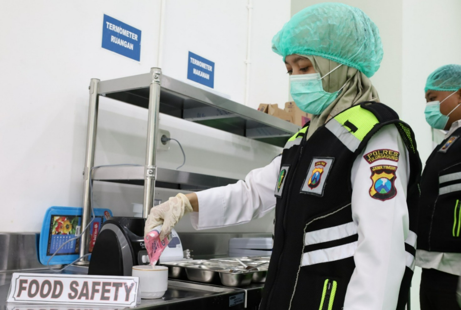 SPPG Polres Tulungagung Penuhi Standar Higiene Terima SLHS Komitmen Sukseskan MBG