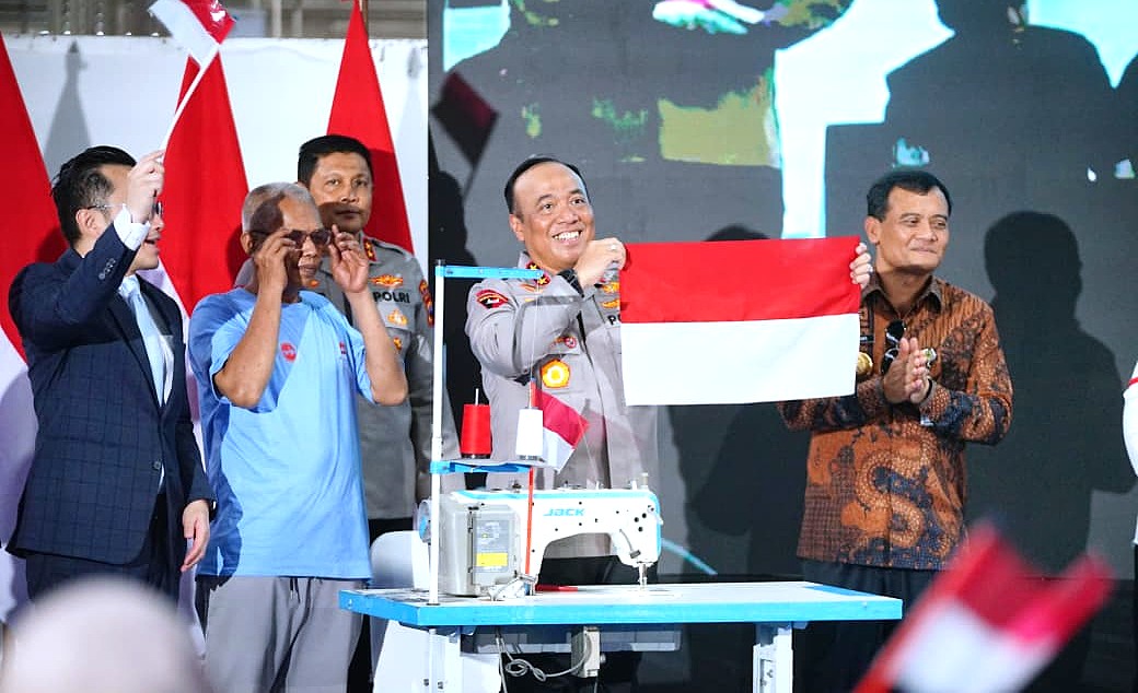 Wakapolri Resmikan Kembali Operasional Pabrik Garmen Wonghang Bersaudara di Pemalang