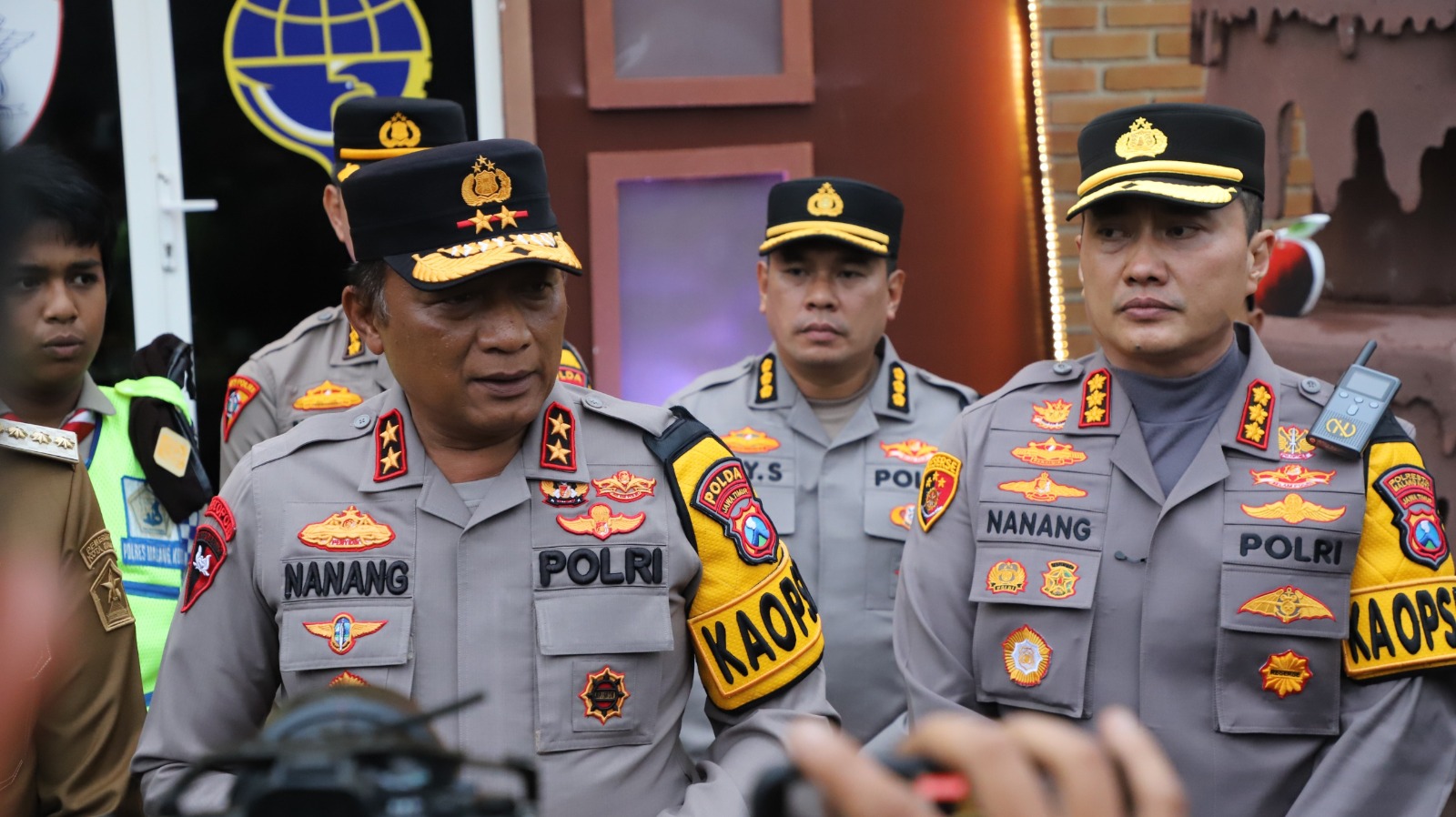 Kapolda Jatim Tinjau Pos Pengamanan di Malang Raya Pastikan Nataru Aman