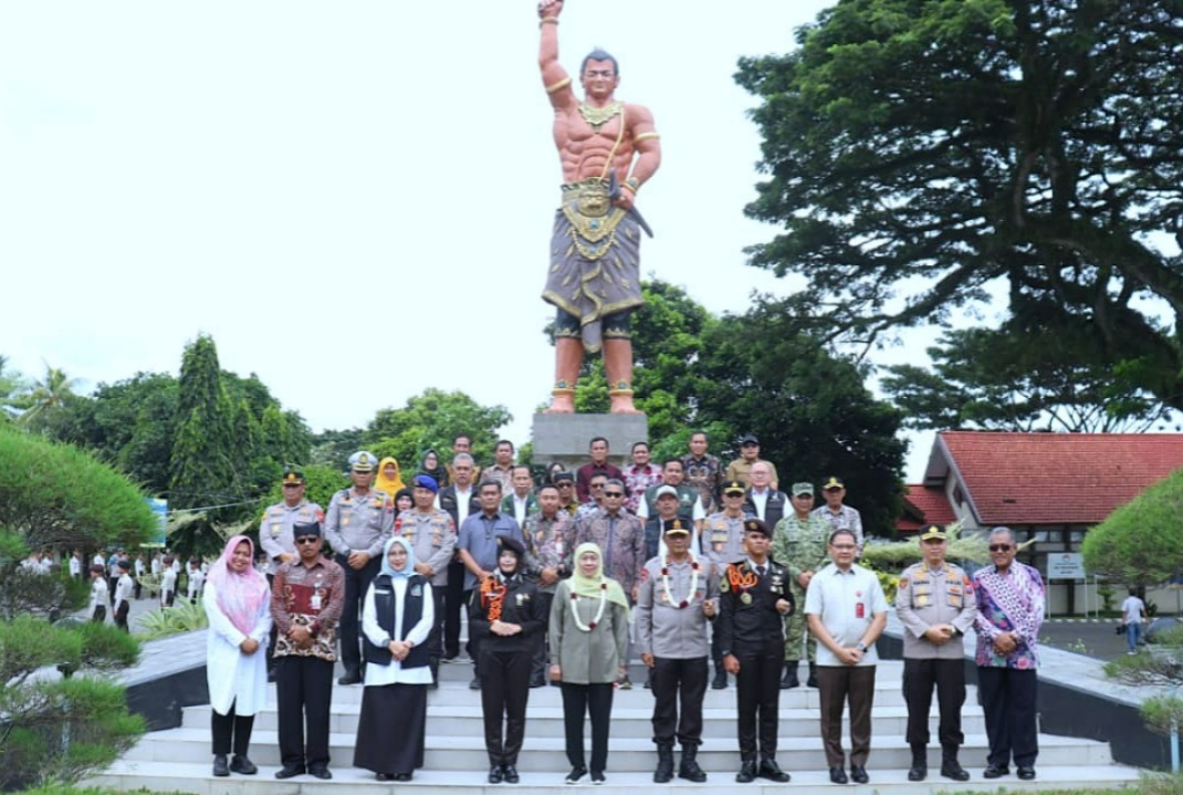 Gubernur dan Kapolda Jatim Resmikan Sarana Prasarana SMAN 2 Taruna Bhayangkara di Banyuwangi